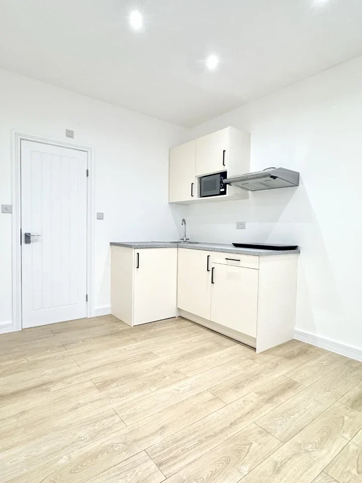 Flat Harrow View in Greater London