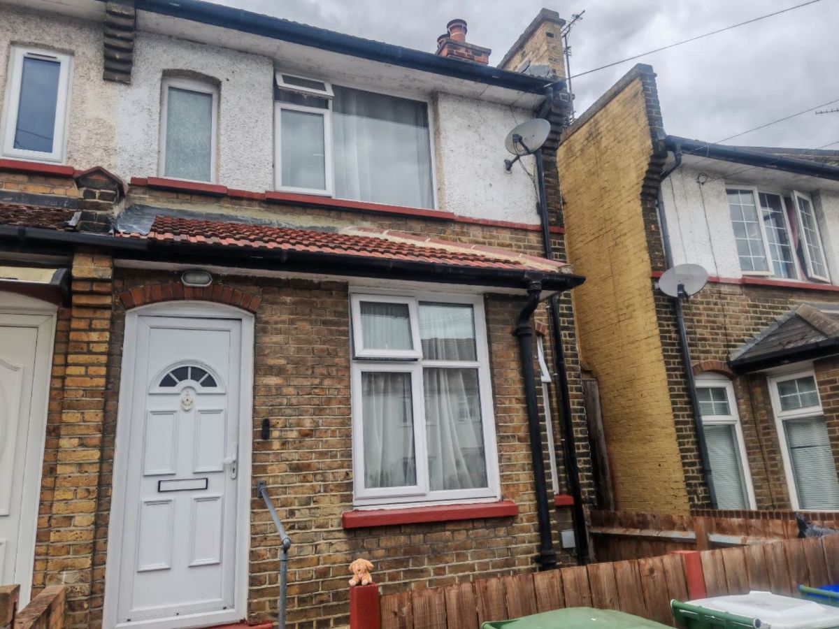 House Hazel Road in Greater London