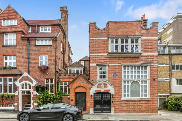 House Melbury Road in Greater London