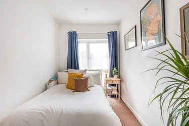 Flat Friary Road in Greater London