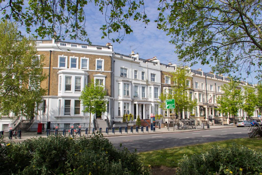Flat West Cromwell Road in Greater London