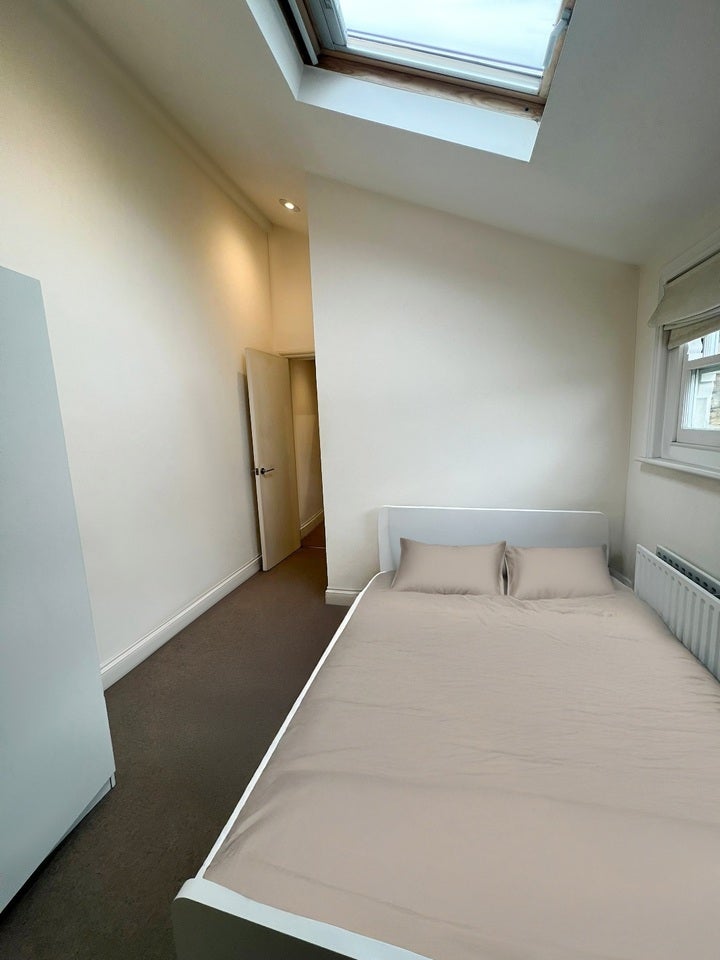 Room Brookville Road in Greater London