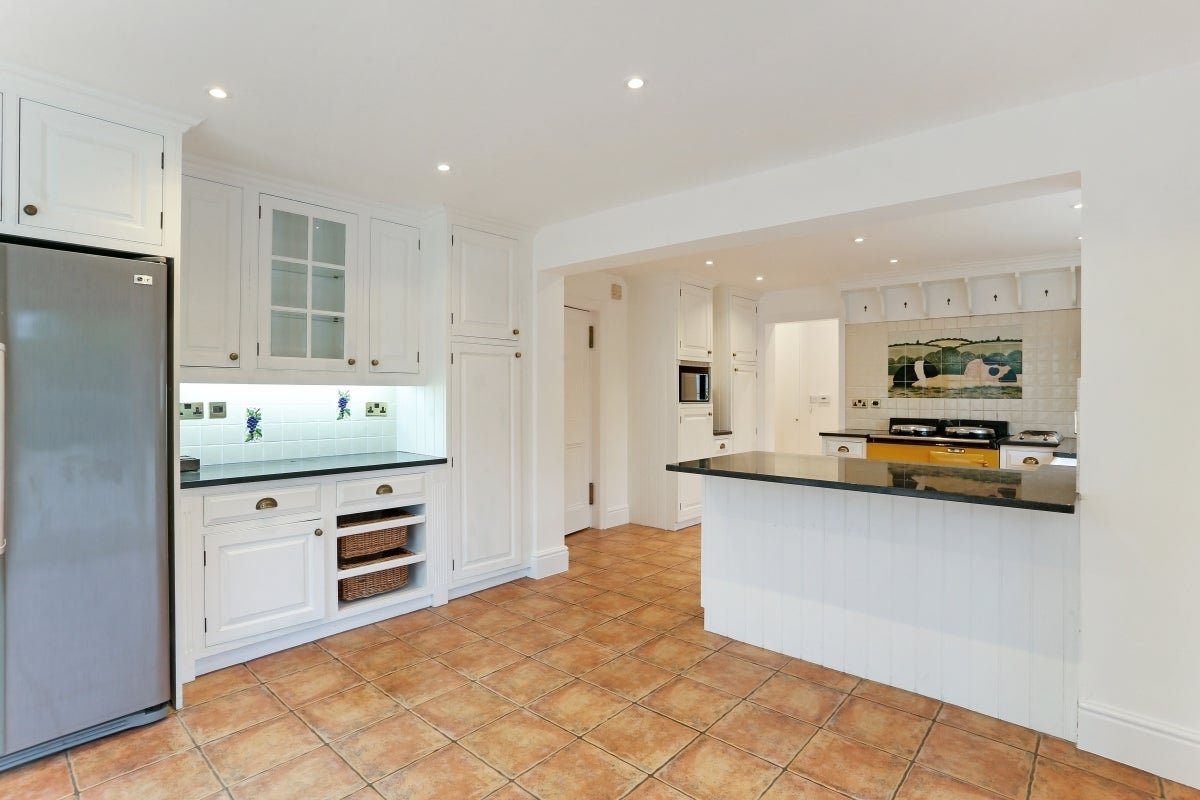 House Ashley Road in Elmbridge