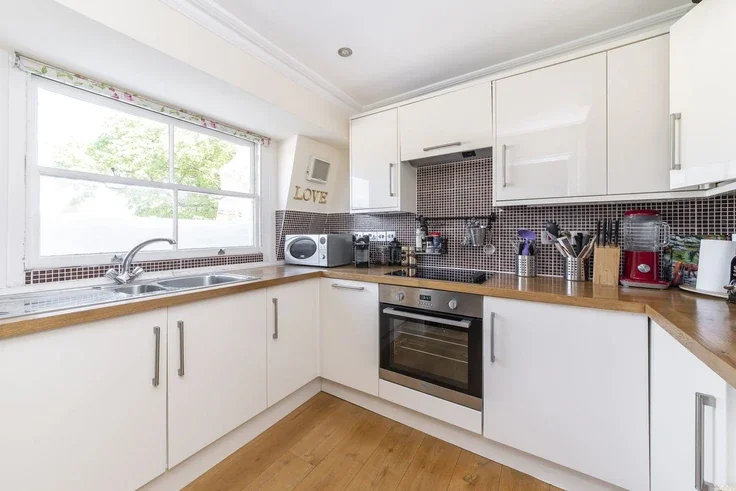 Flat Moorhouse Road in City of Westminster