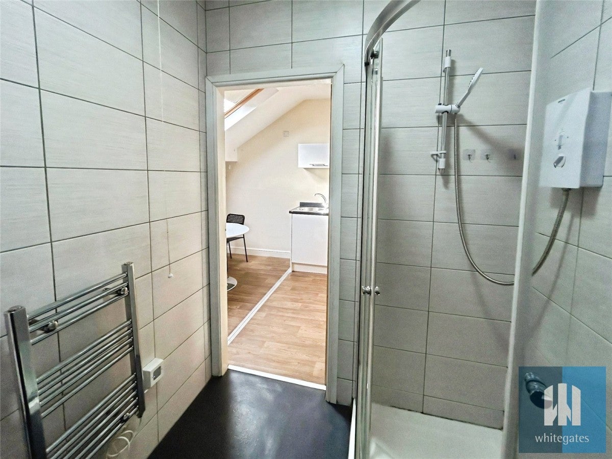 Flat Elmwood Close in Kirklees