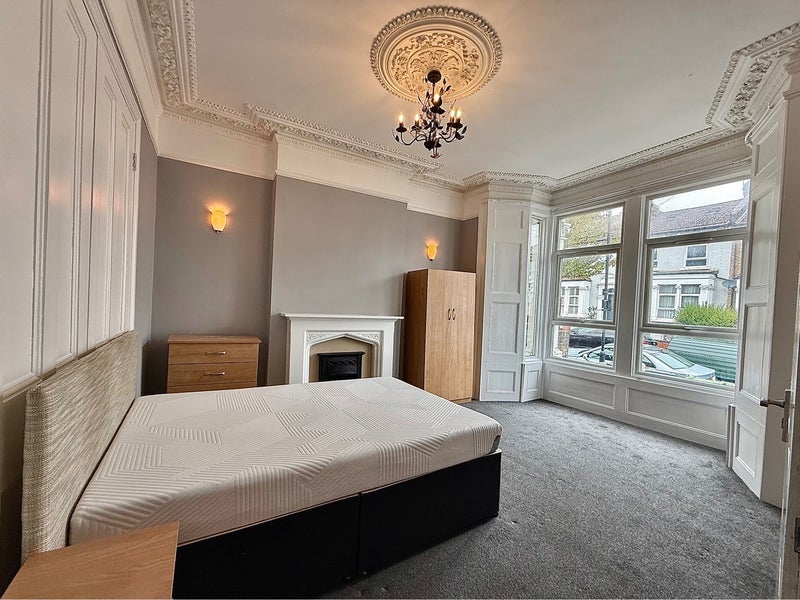Room Lothair Road South in Greater London