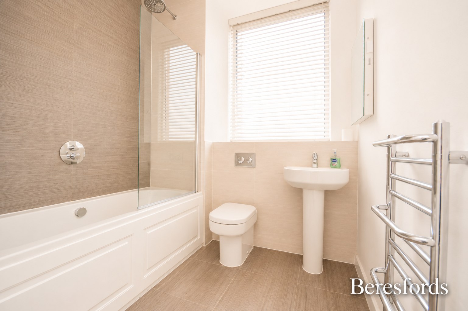 Flat Shrublands Close in Chelmsford