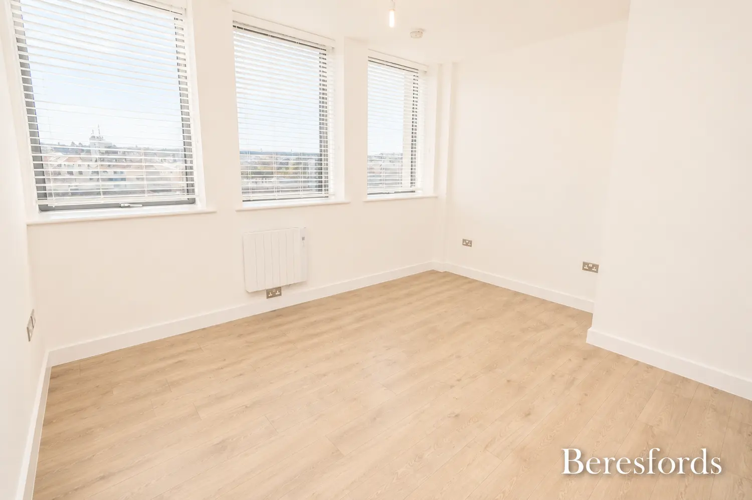 Flat Shrublands Close in Chelmsford