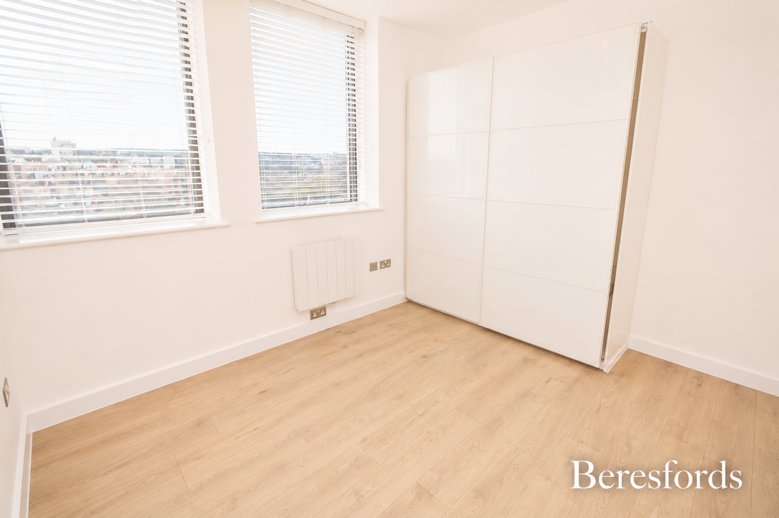 Flat Shrublands Close in Chelmsford