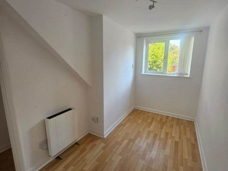Flat Grange Close in Bristol