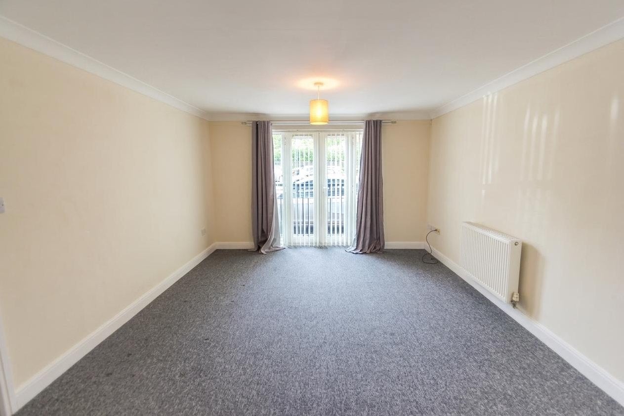 Flat Greenlands Drive in Redditch