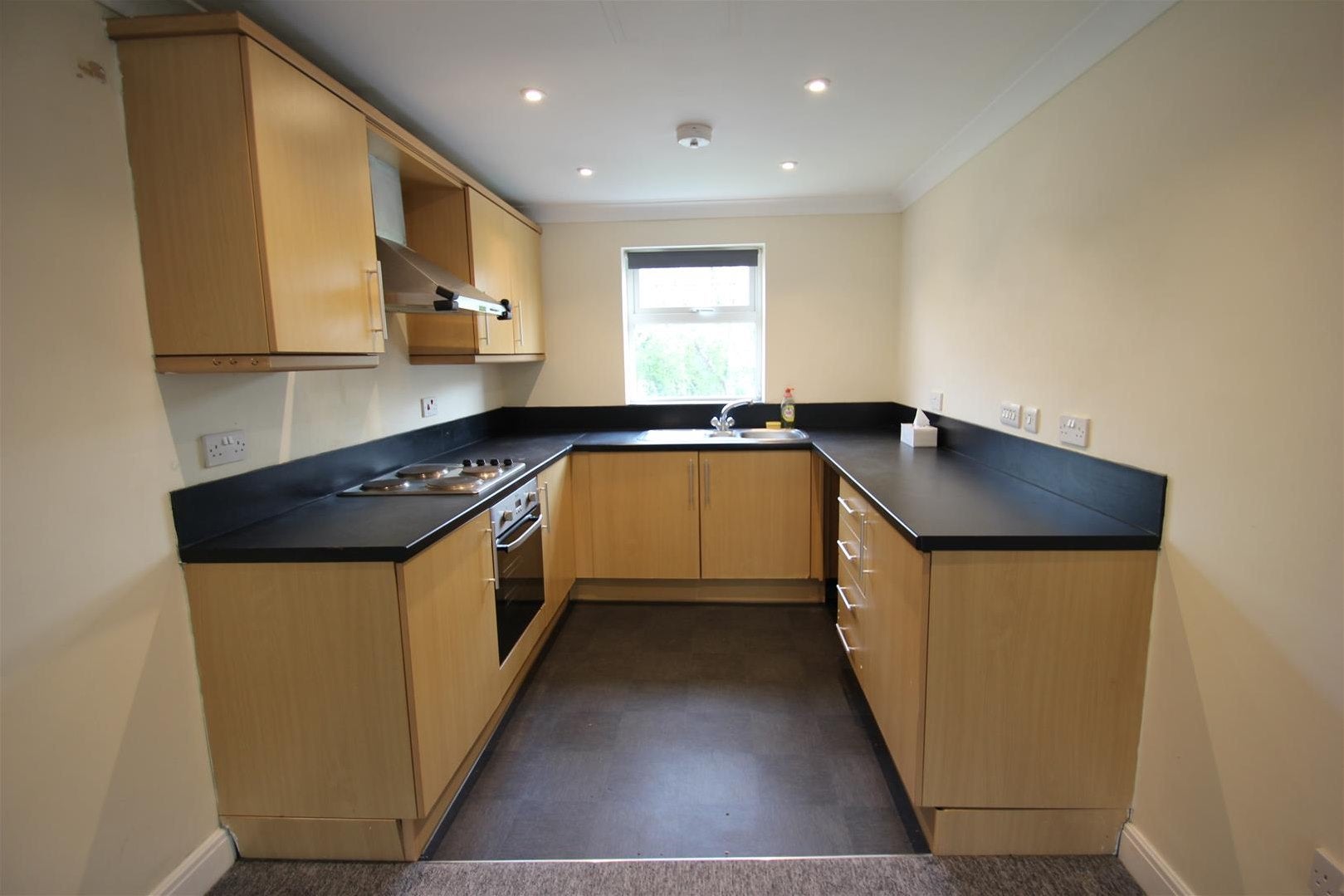 Flat Greenlands Drive in Redditch