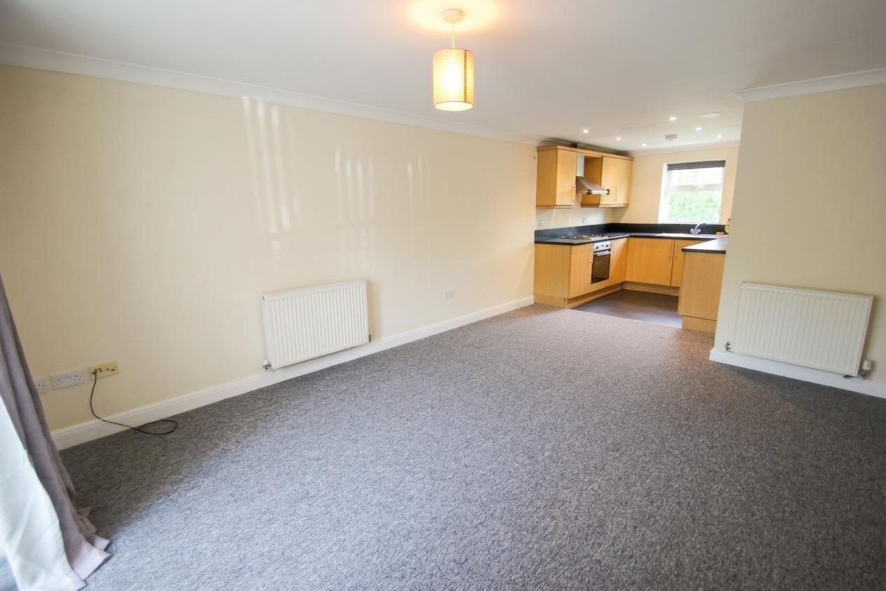 Flat Greenlands Drive in Redditch