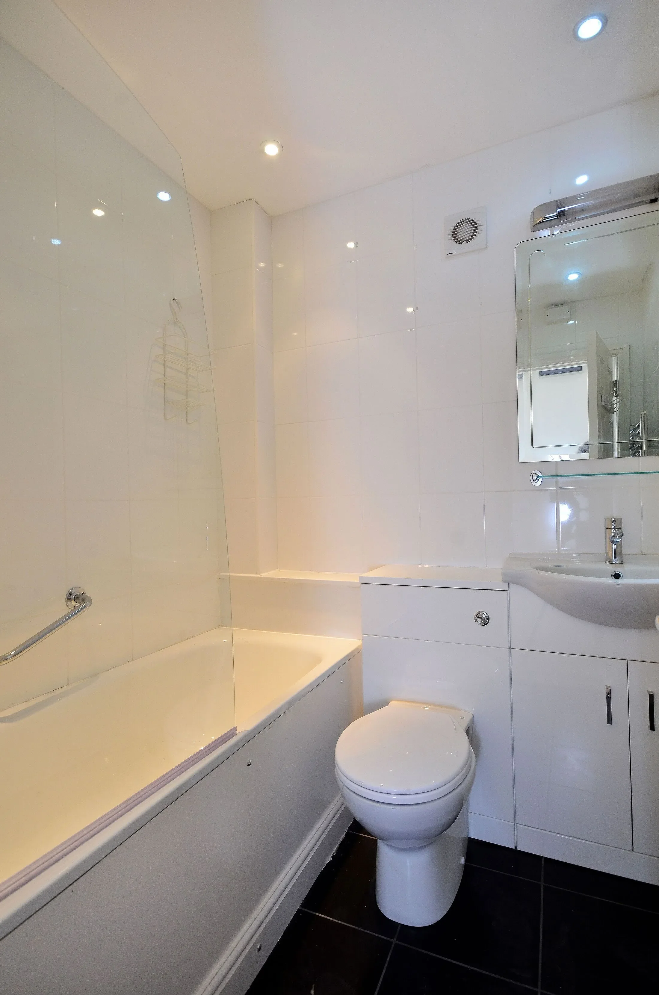 Flat Hackney Road in Greater London