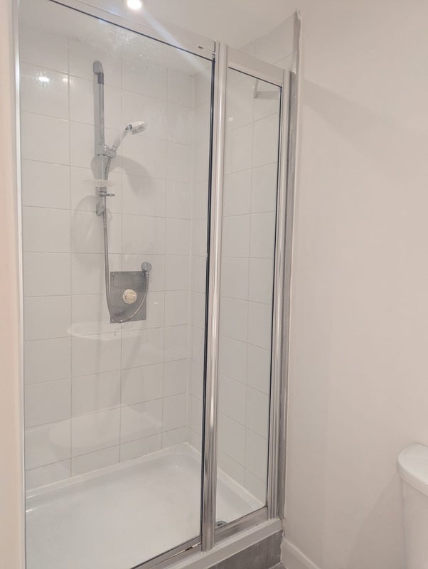 Room Auriol Road in Greater London
