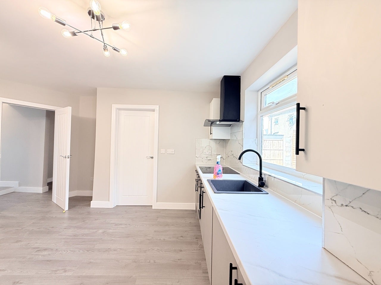 Flat Glenparke Road in Greater London