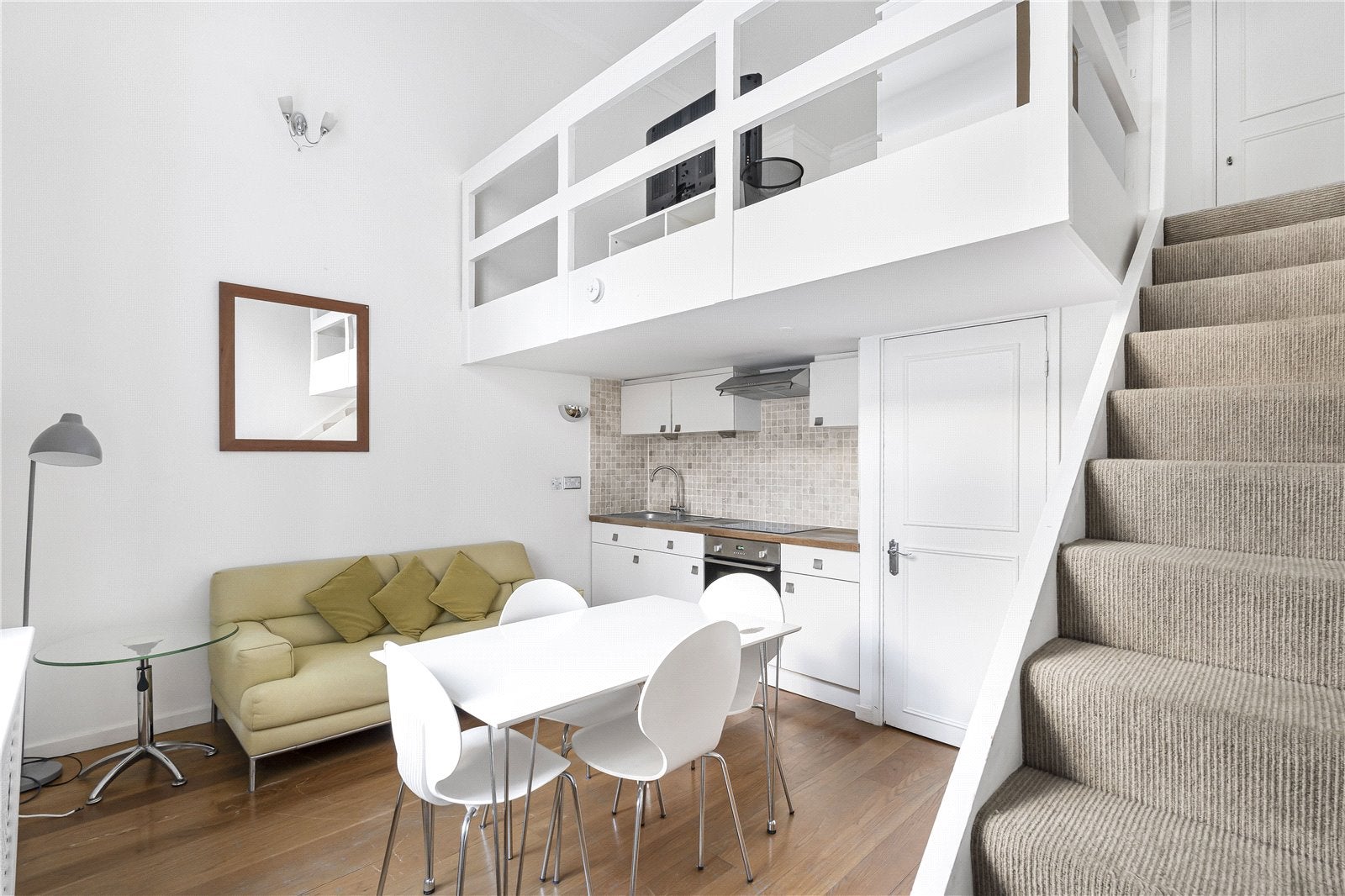 Flat Britton Street in Greater London