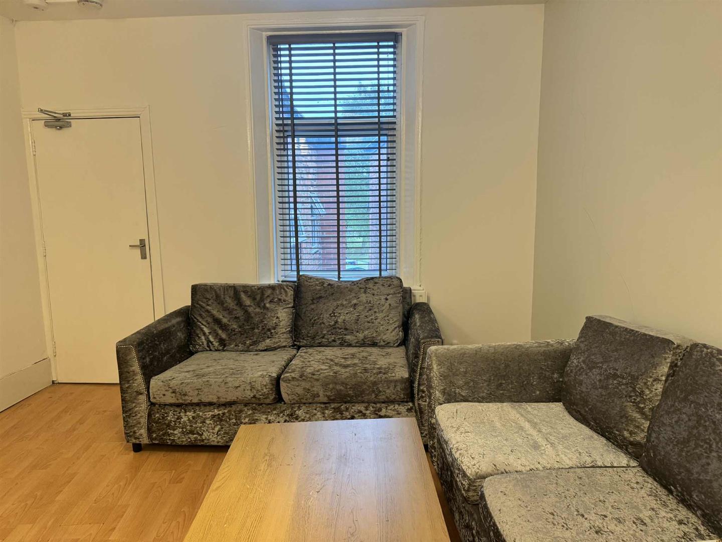 Flat Claremont Road in Newcastle upon Tyne