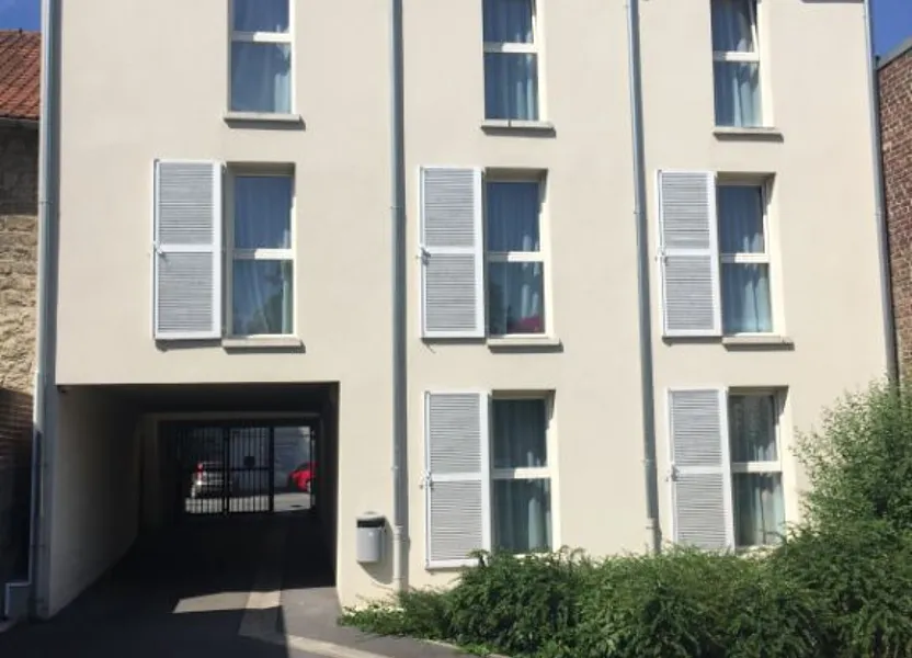Room Rue des Frères Gréban in Compiègne