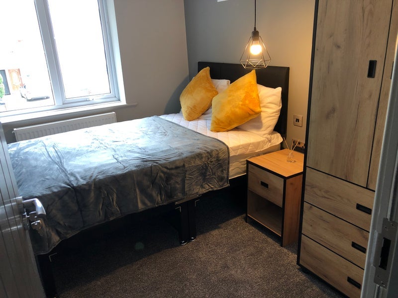 Room The Avenue in Birmingham