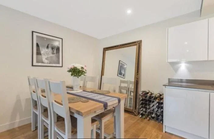 Flat Love Lane in Greater London