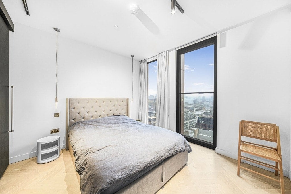 Flat Earl Street in Greater London