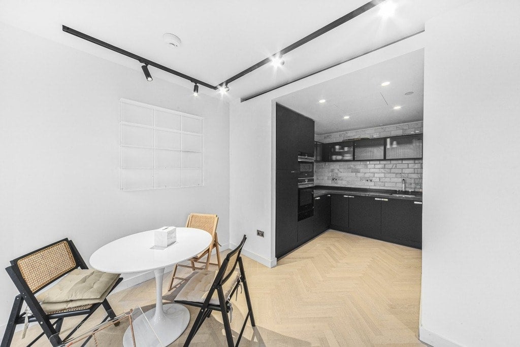 Flat Earl Street in Greater London