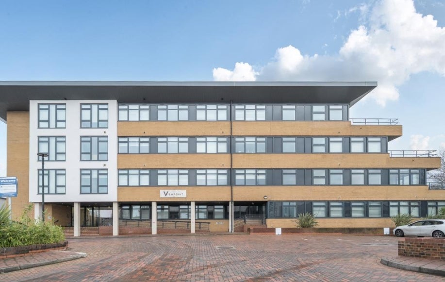 Flat London Road in Borough of Spelthorne
