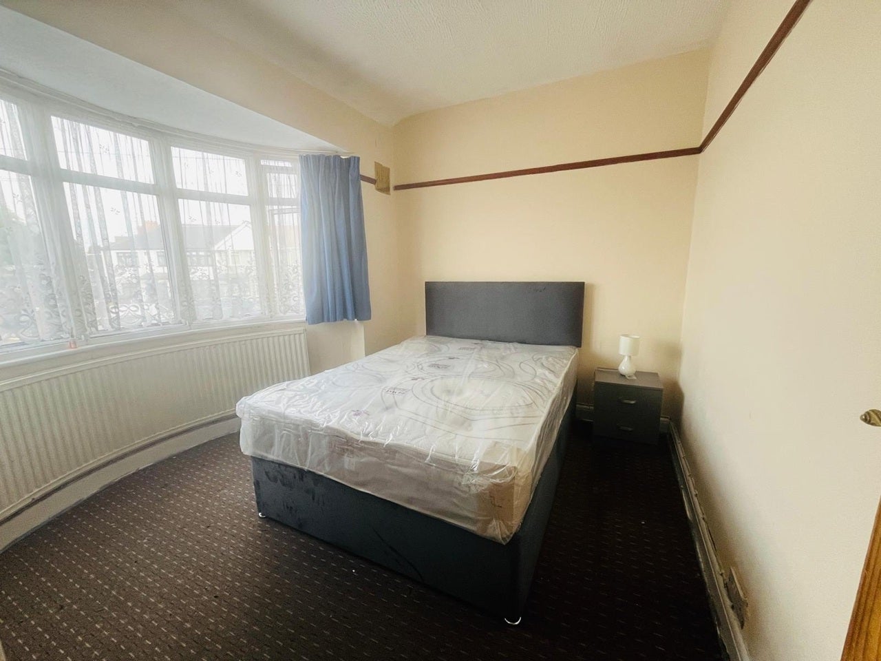 Flat Rutland Road in Greater London