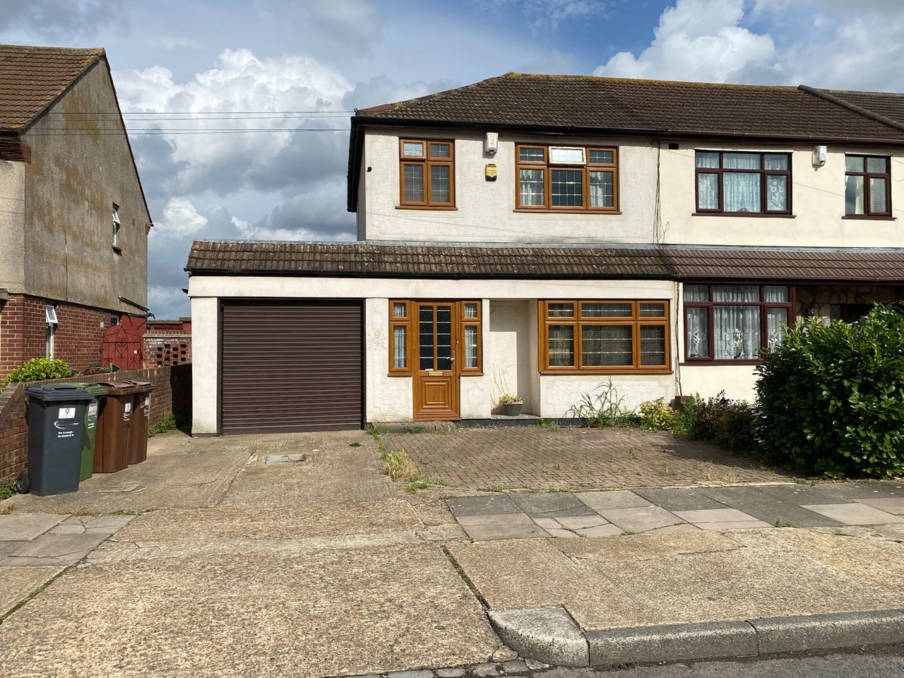 House Eastbrook Avenue in Greater London