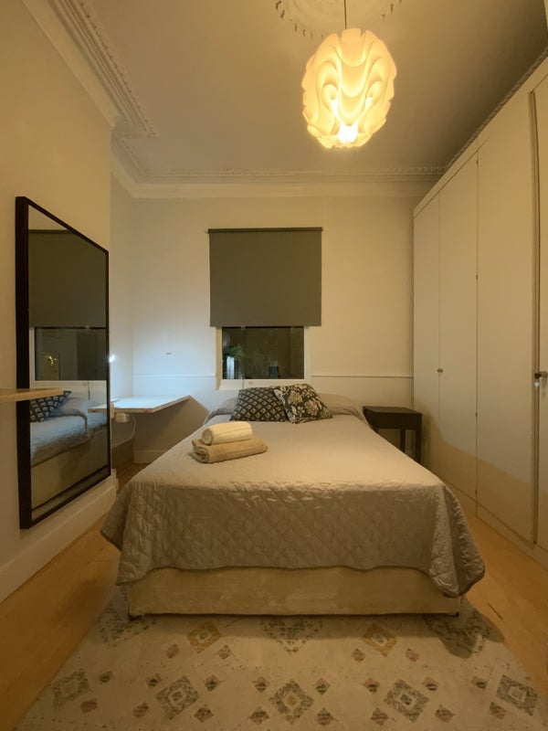 Room Elmsdale Road in Greater London