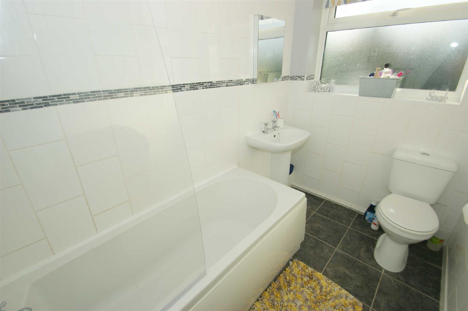 Flat Avon Court in Leeds