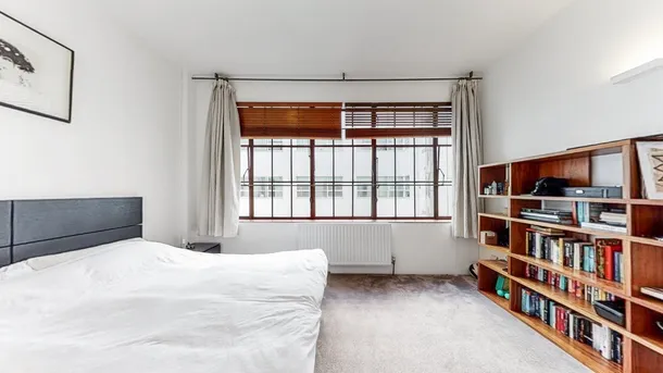 Flat St. John Street in Greater London