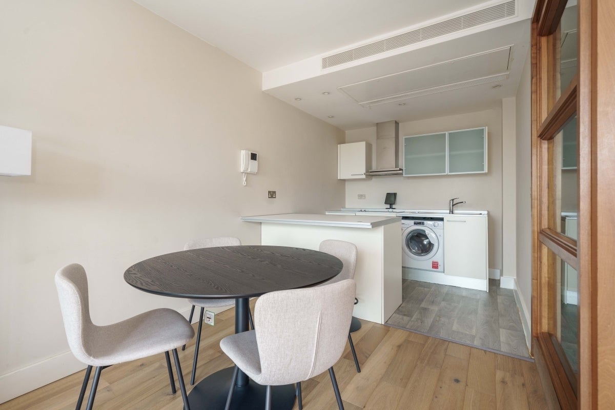 Flat Praed Street in City of Westminster