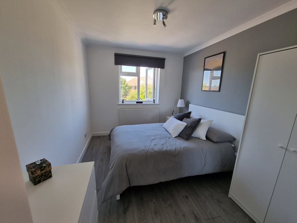 Room Lancaster Road in Greater London