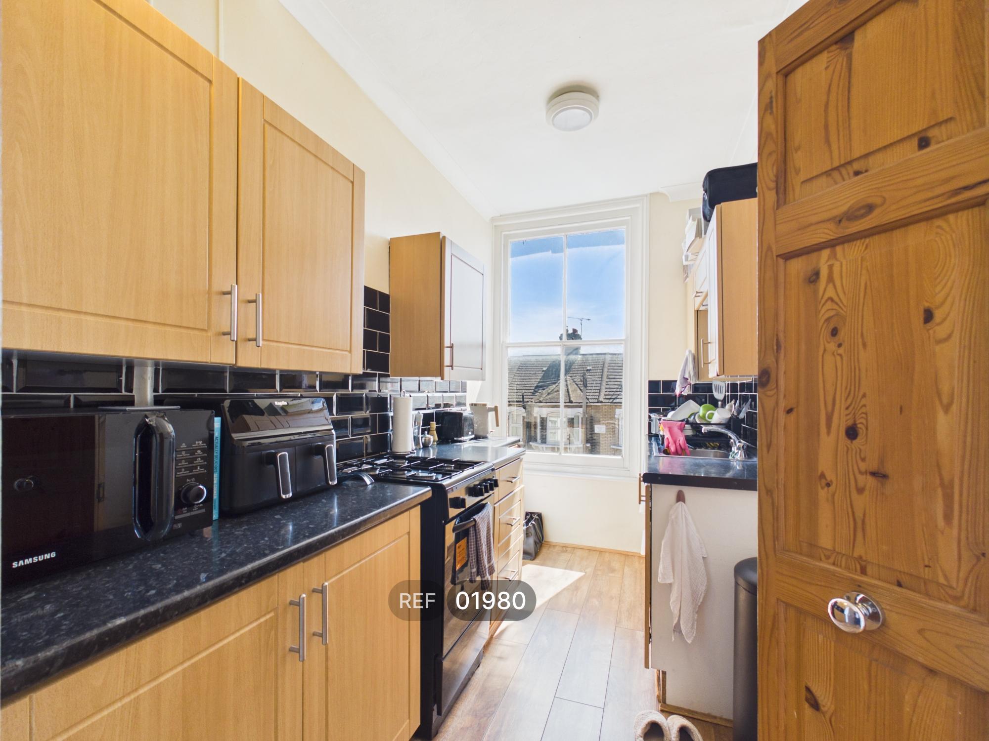 Flat Wellesley Road in Colchester