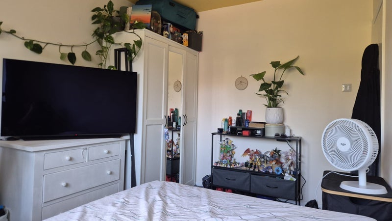 Room Lennard Road in Greater London