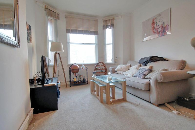 Flat Lidyard Road in Greater London
