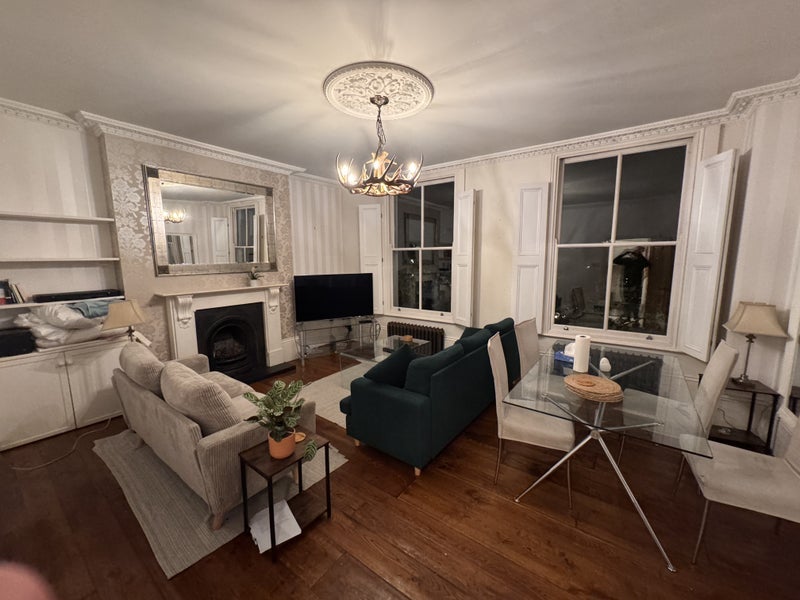 Room Almorah Road in Greater London