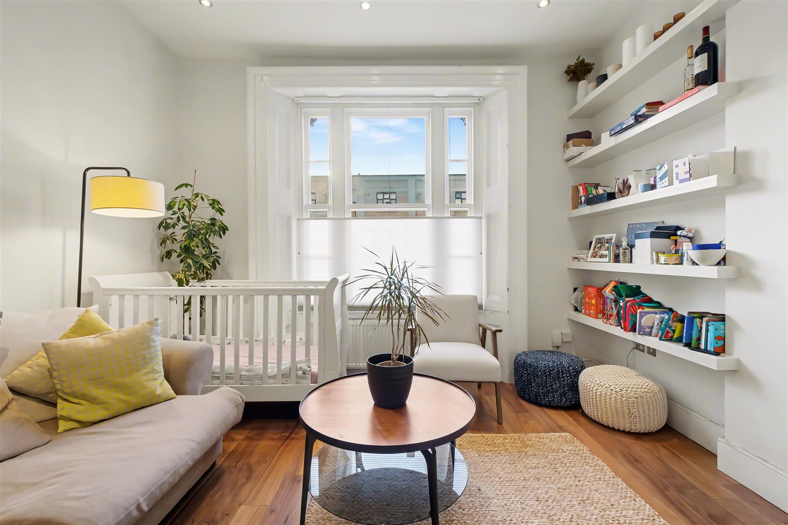 Flat Belsize Road in London