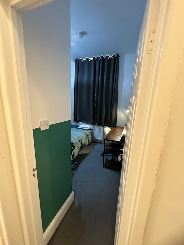 Flat Hartington Road in Liverpool