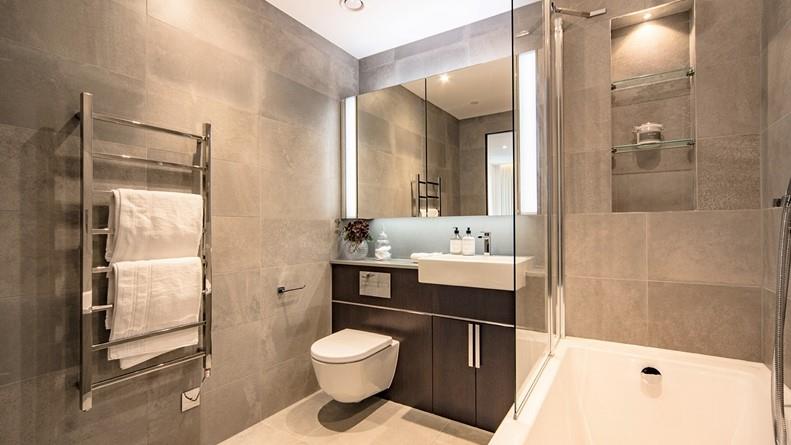 Flat Ponton Road in Greater London
