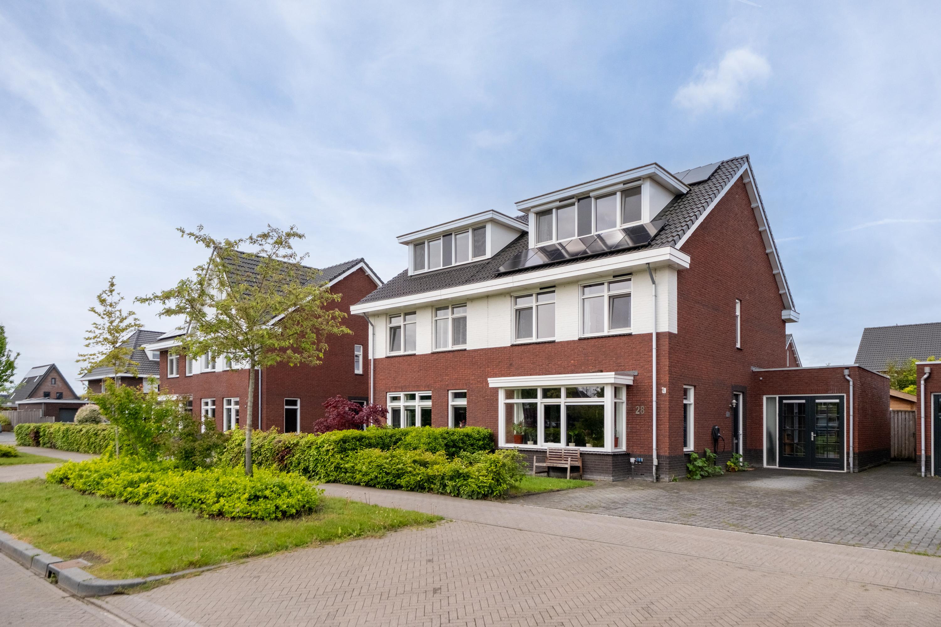 Huis Bostulp 28 in Leek