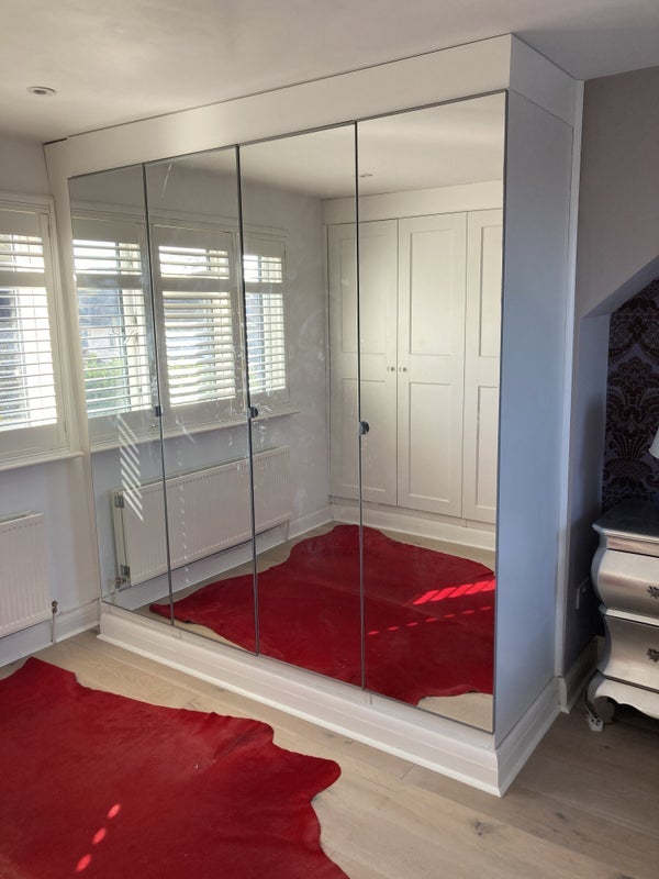 Room Sandy Way in Greater London