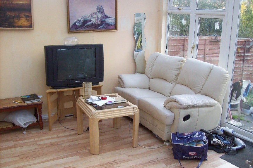 Room Nathans Road in Greater London