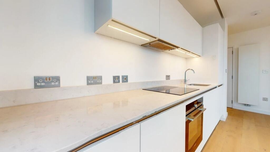 Flat Highgate Hill in Greater London