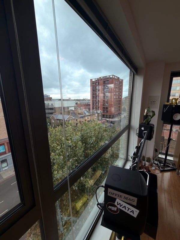 Flat Kingsland Road in Greater London