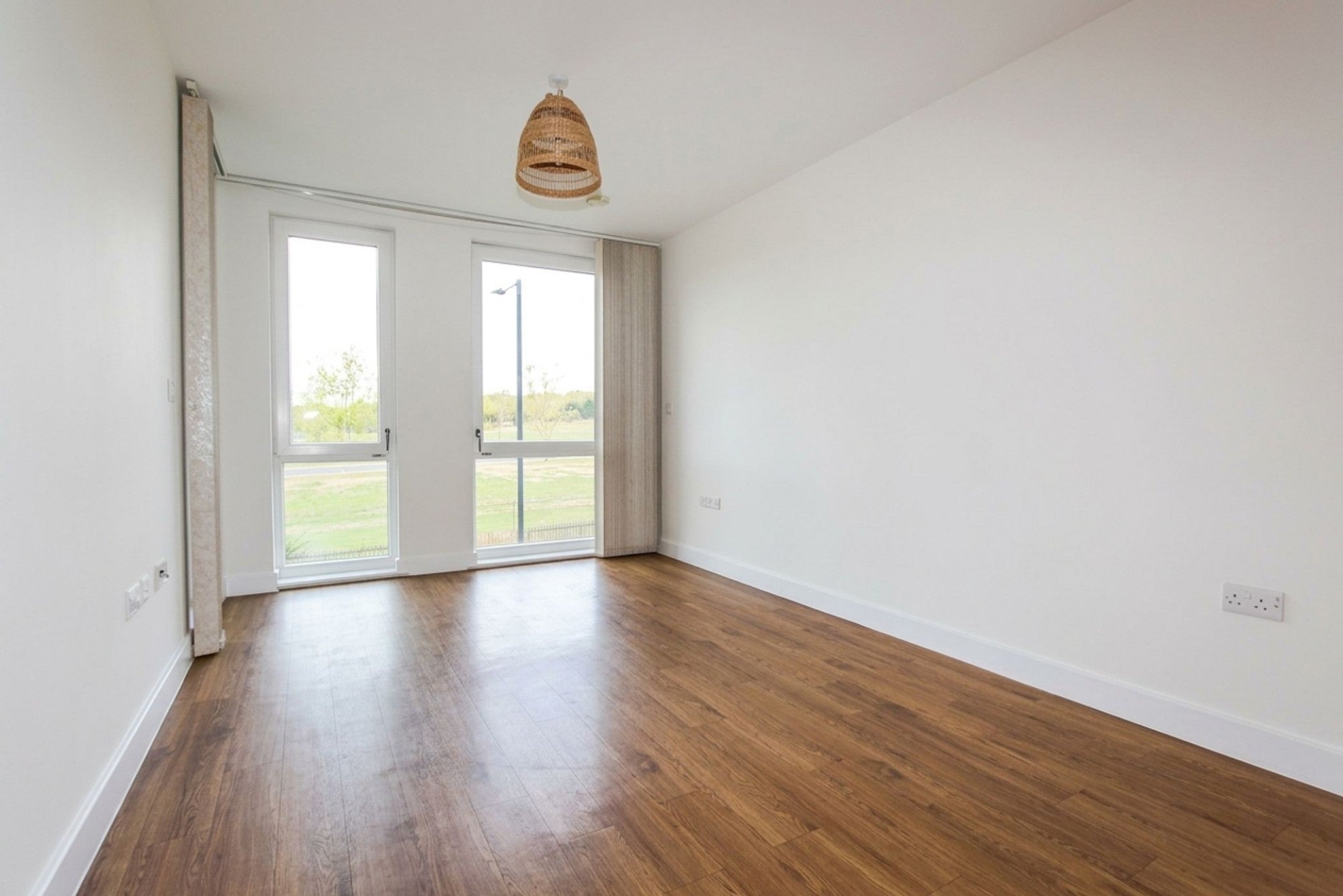 Flat Queen's Drive in Greater London