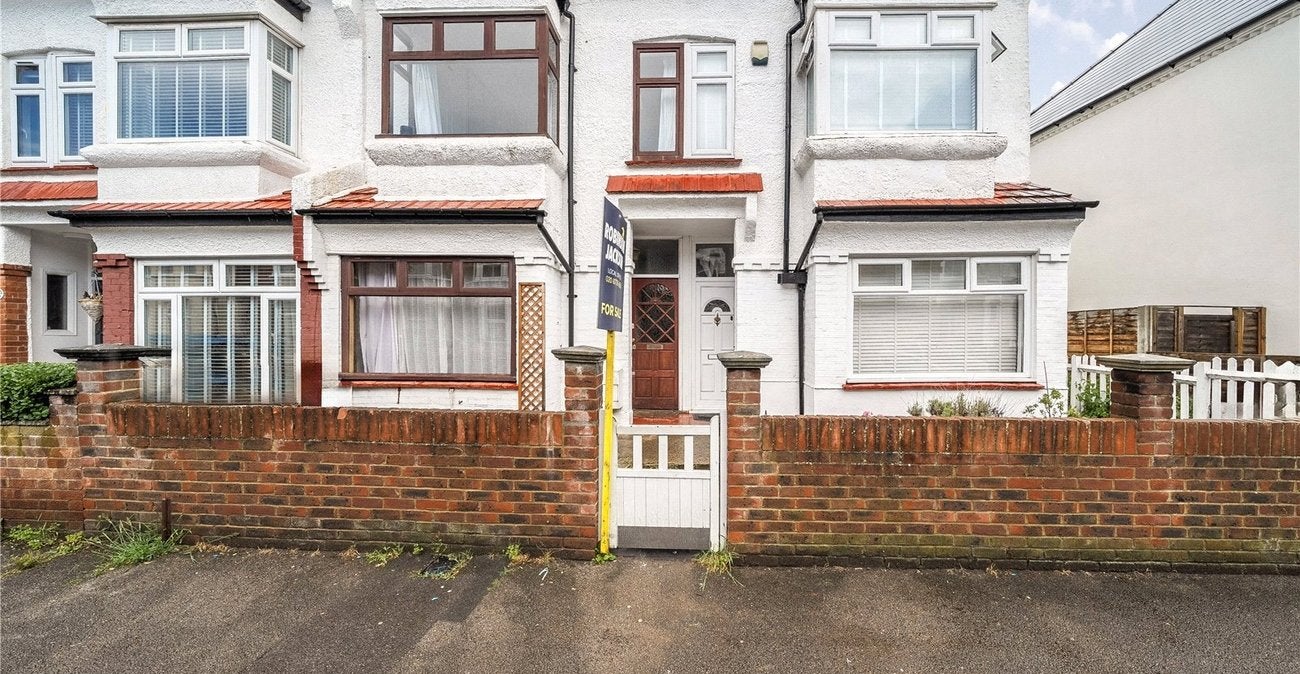 House Knighton Park Road in Greater London