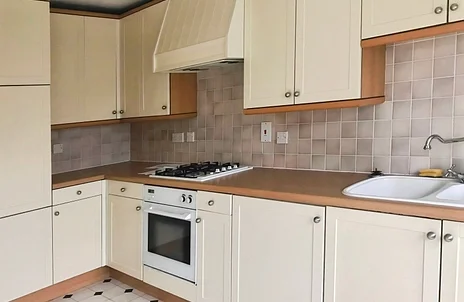Flat Parkhouse Lane in Reading